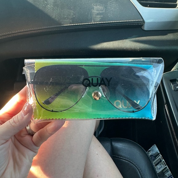 Quay Aviators - Picture 2 of 3